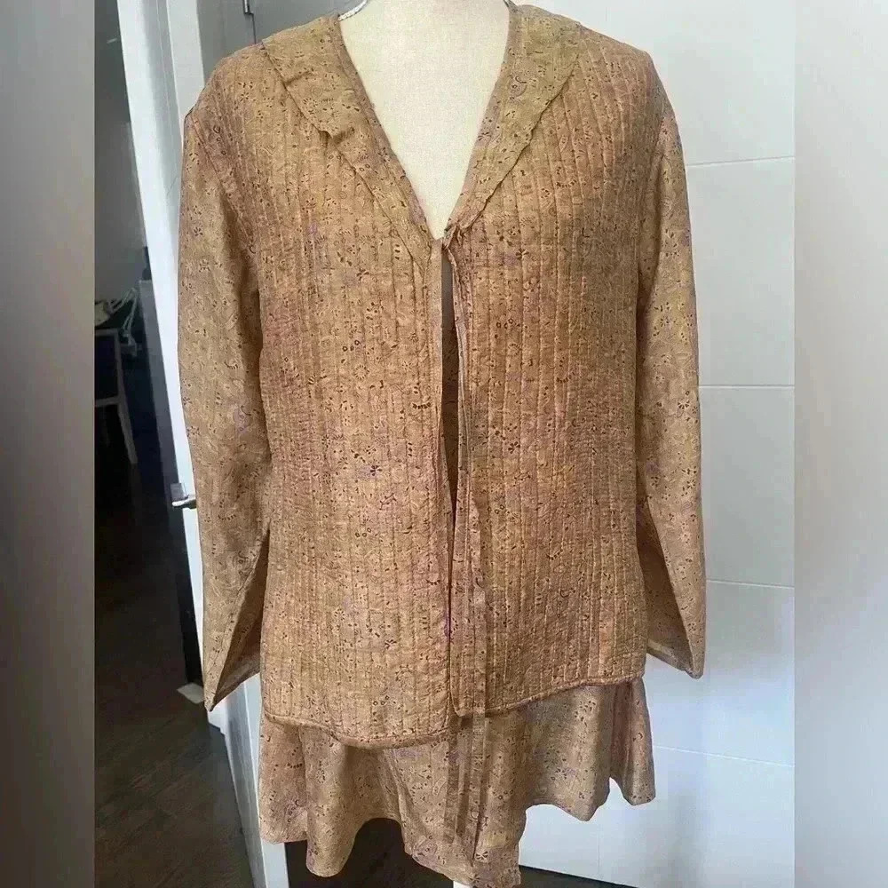 Vintage 100% silk top. Made in India. - Picture 2 of 9